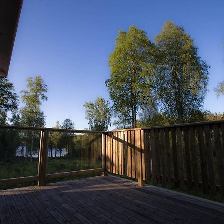 Ulvoe Lakeside Resort Ulvohamn ภายนอก รูปภาพ