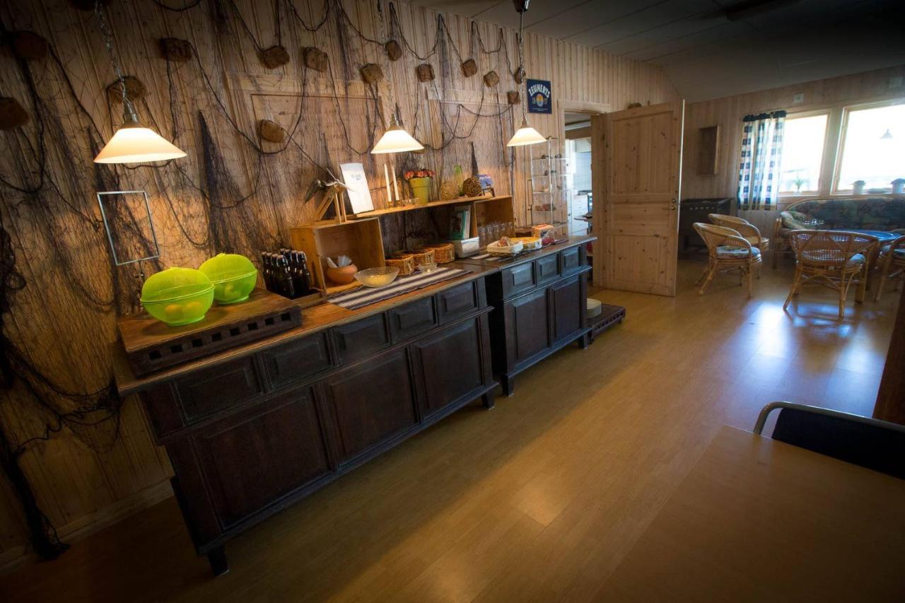 Ulvoe Lakeside Resort Ulvohamn ภายนอก รูปภาพ