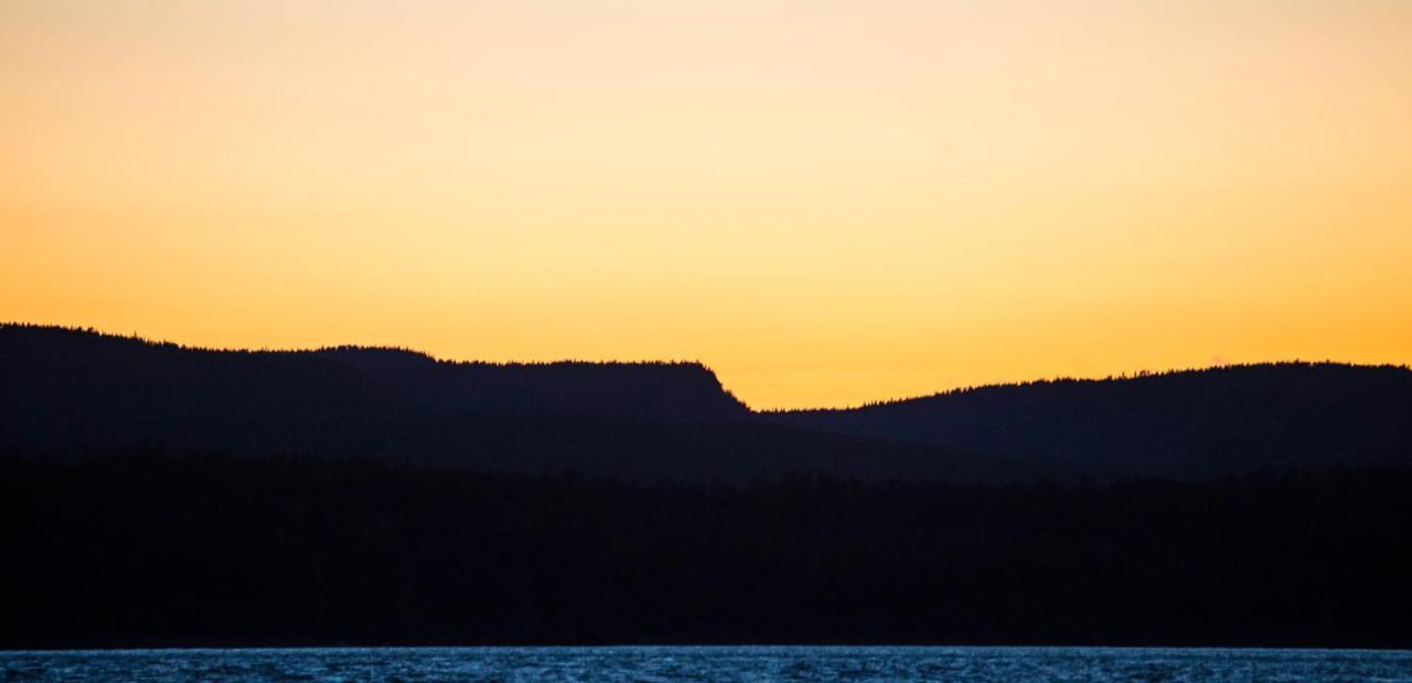 Ulvoe Lakeside Resort Ulvohamn ภายนอก รูปภาพ
