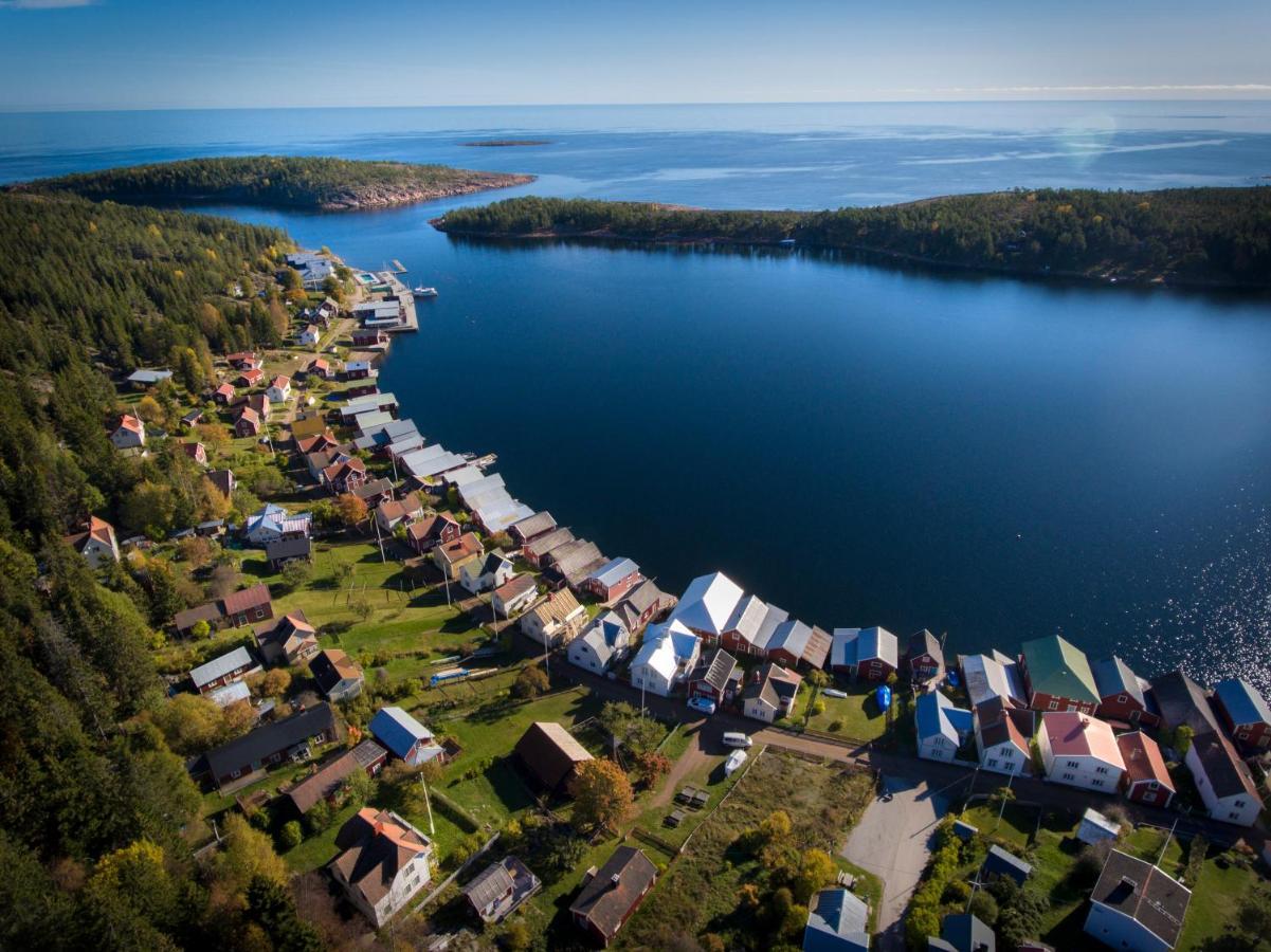 Ulvoe Lakeside Resort Ulvohamn ภายนอก รูปภาพ